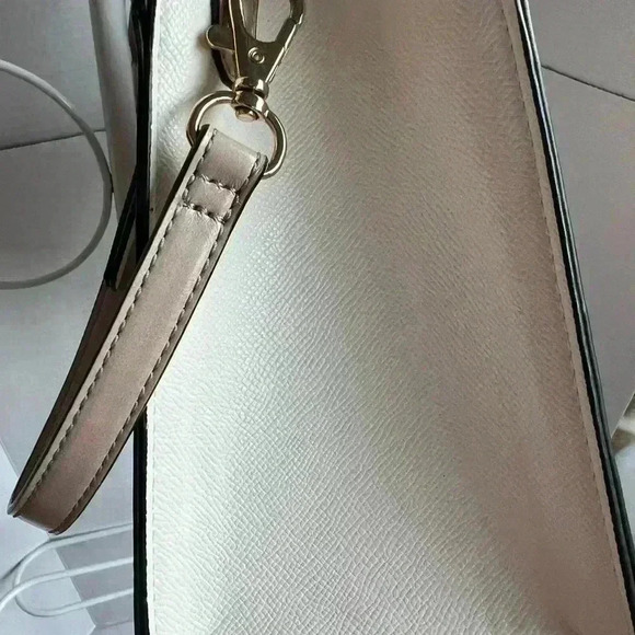 Also Spring Floral Purse with detachable coin bag - Picture 8 of 12